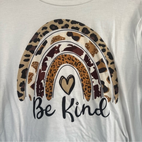 Be kind graphic Tshirt size 1XL - Picture 4 of 6
